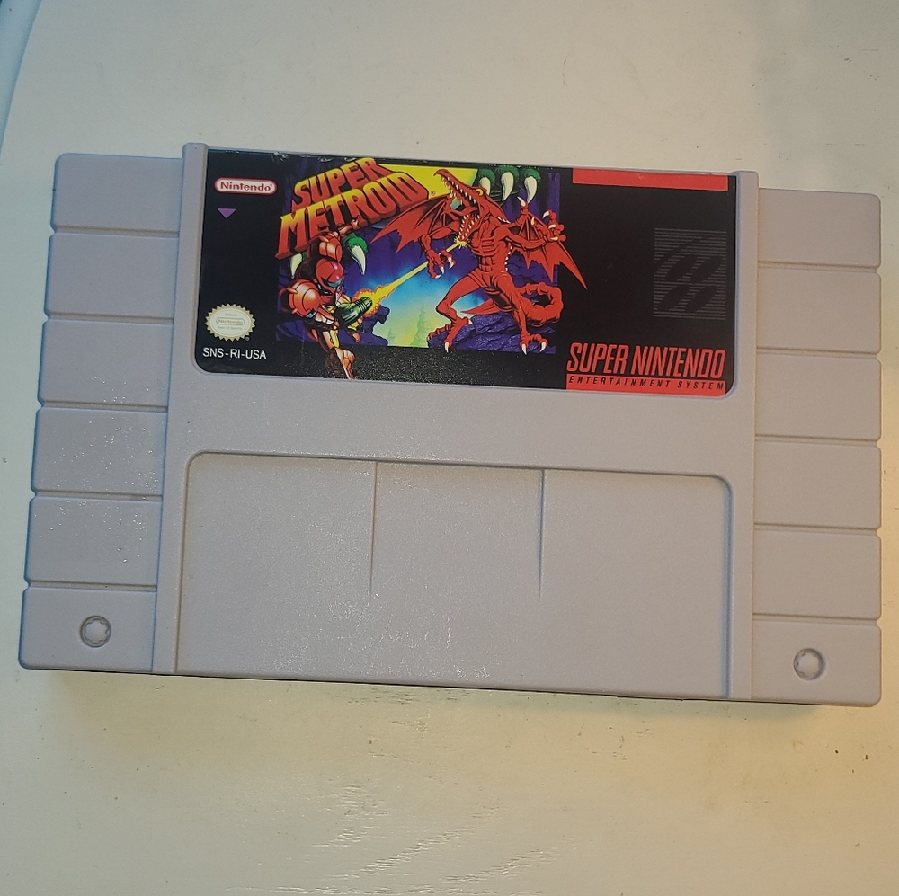 Nintendo Super Metroid Cartridge Wall Hanging Display Case - Gray